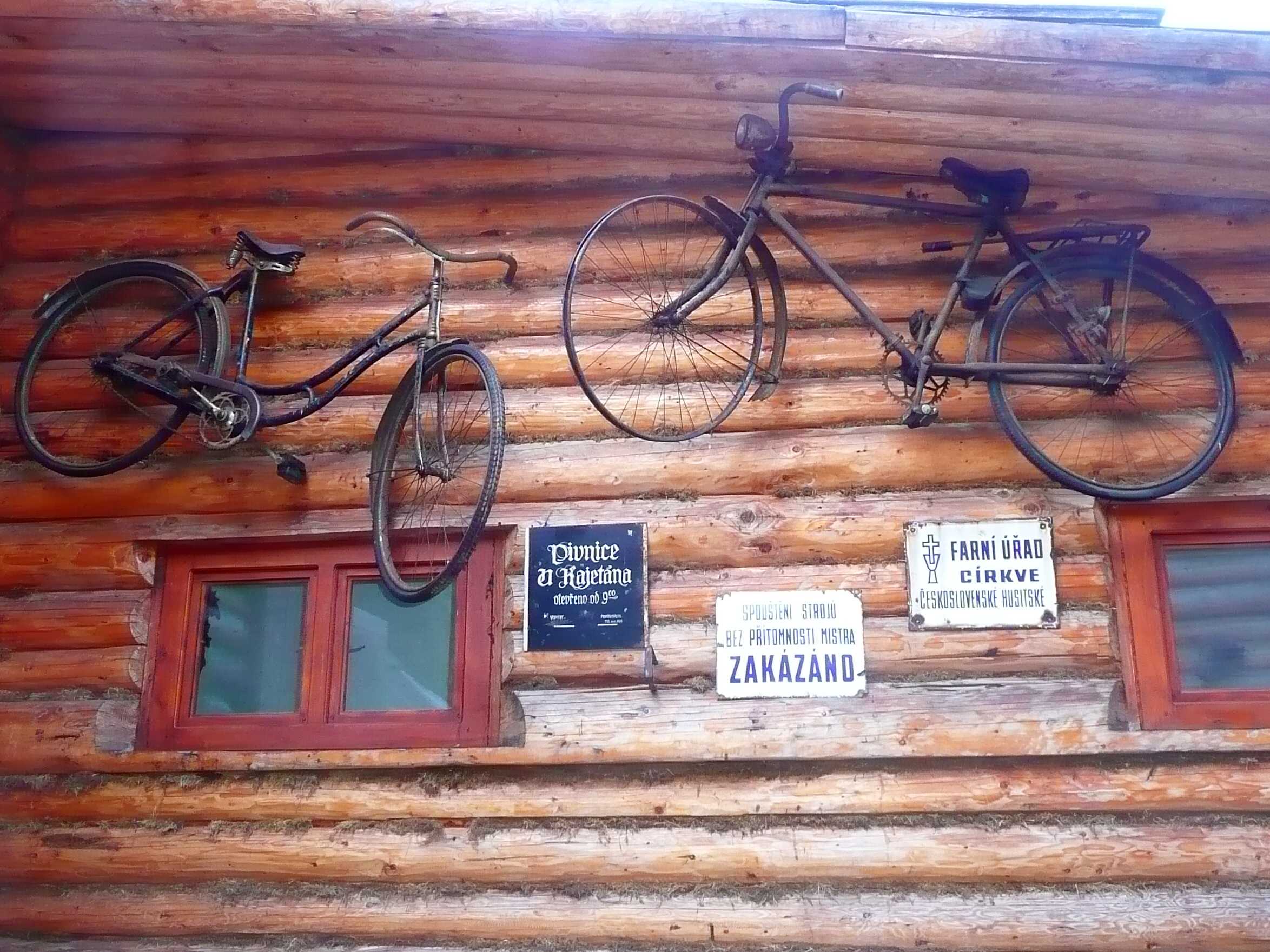 �eby bajky z predo�l�ch kudrnovsk�ch z�jazdov ?